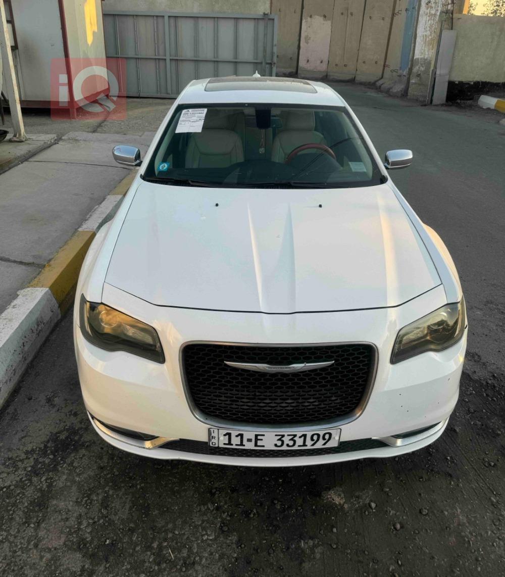 کرایسلەر 300